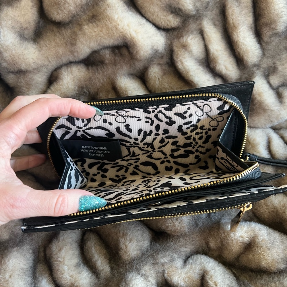 Jessica Simpson, wallet - Picture 3 of 3
